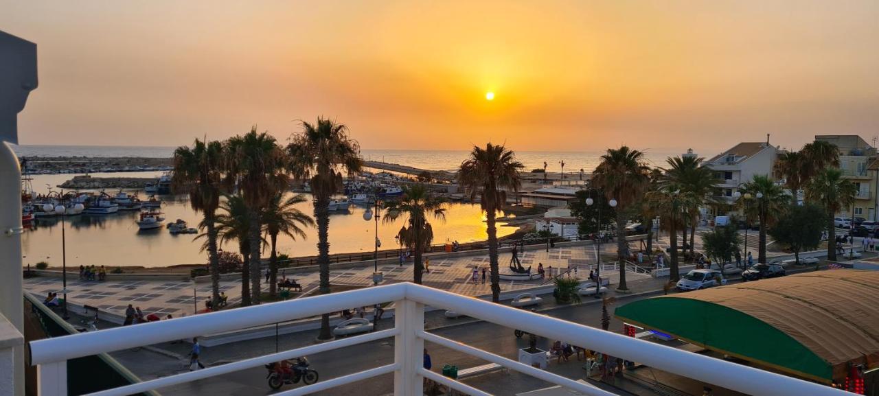 Terrazza Sul Porto Apartment Scoglitti Ngoại thất bức ảnh